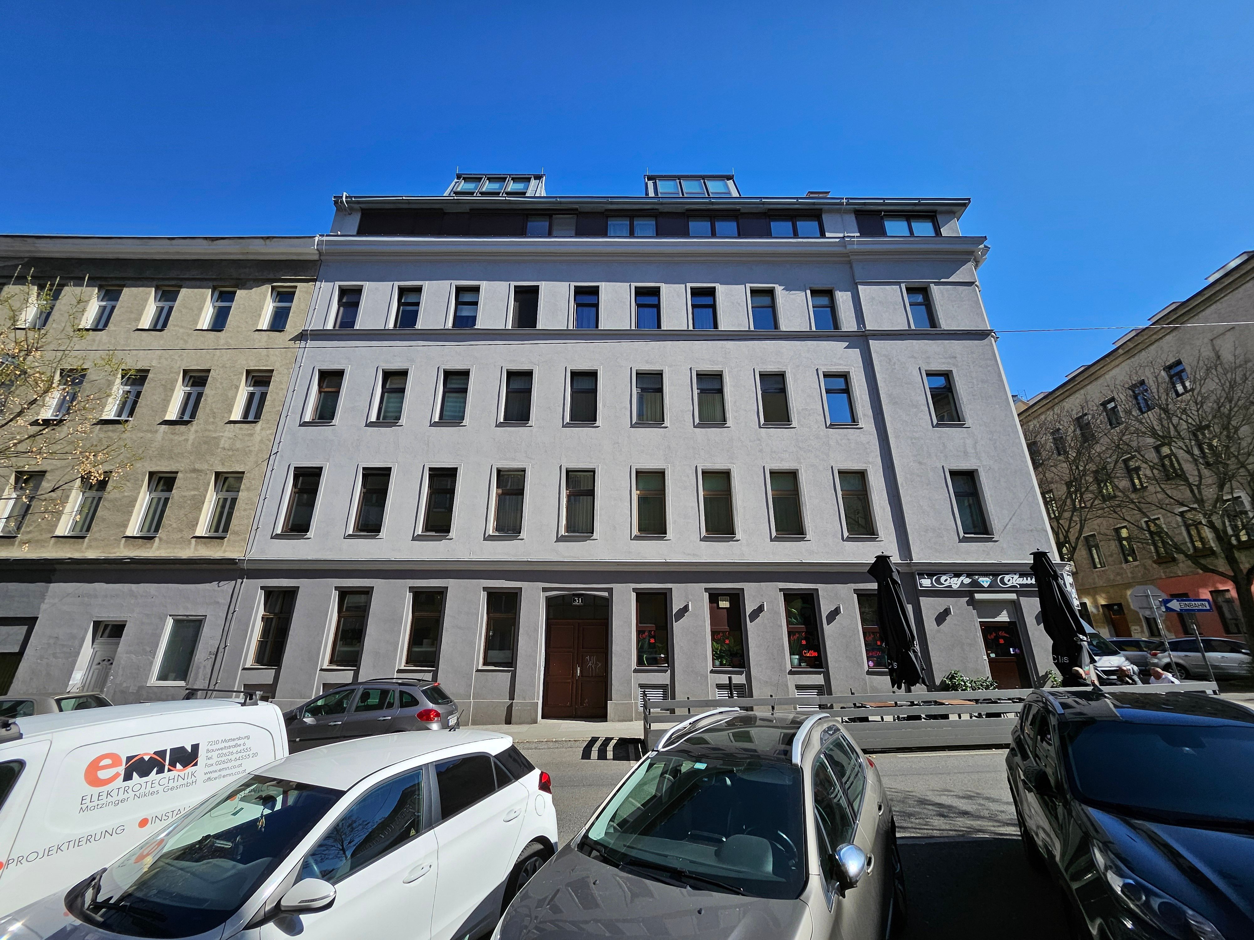 Große 3-Zimmer-Altbauwohnung mit guter Raumaufteilung