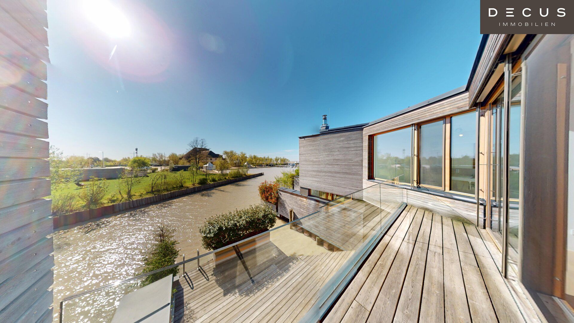 EXKLUSIVE SEEHÄUSER IN ERSTER REIHE AM NEUSIEDLER SEE