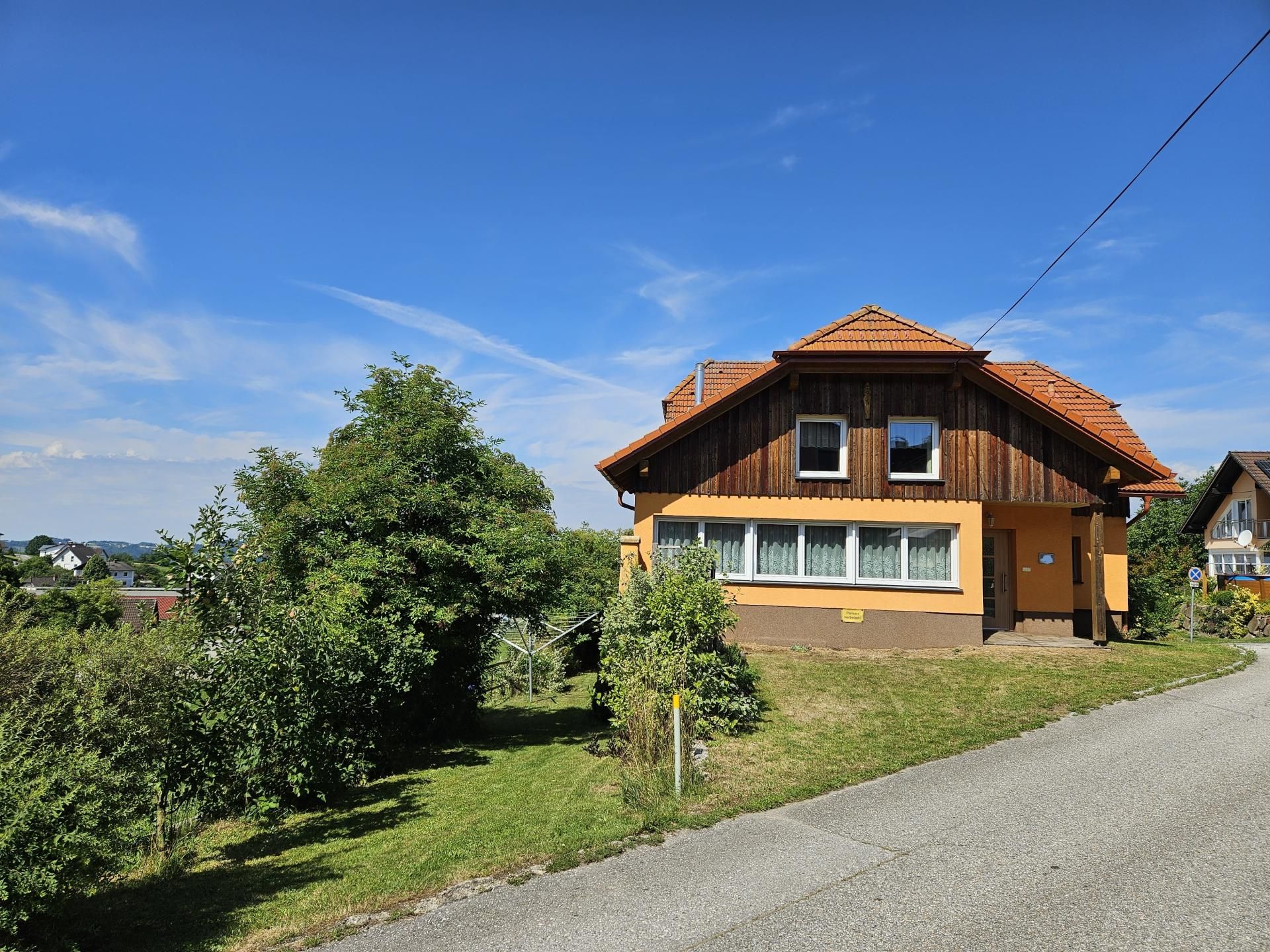 Generalsaniertes Wohnhaus in Zentrumslage
