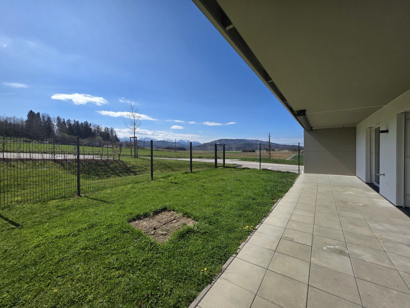Neuwertige, sonnige 4-Zimmer Whg. mit Terrasse und Eigengarten - Ansicht 3