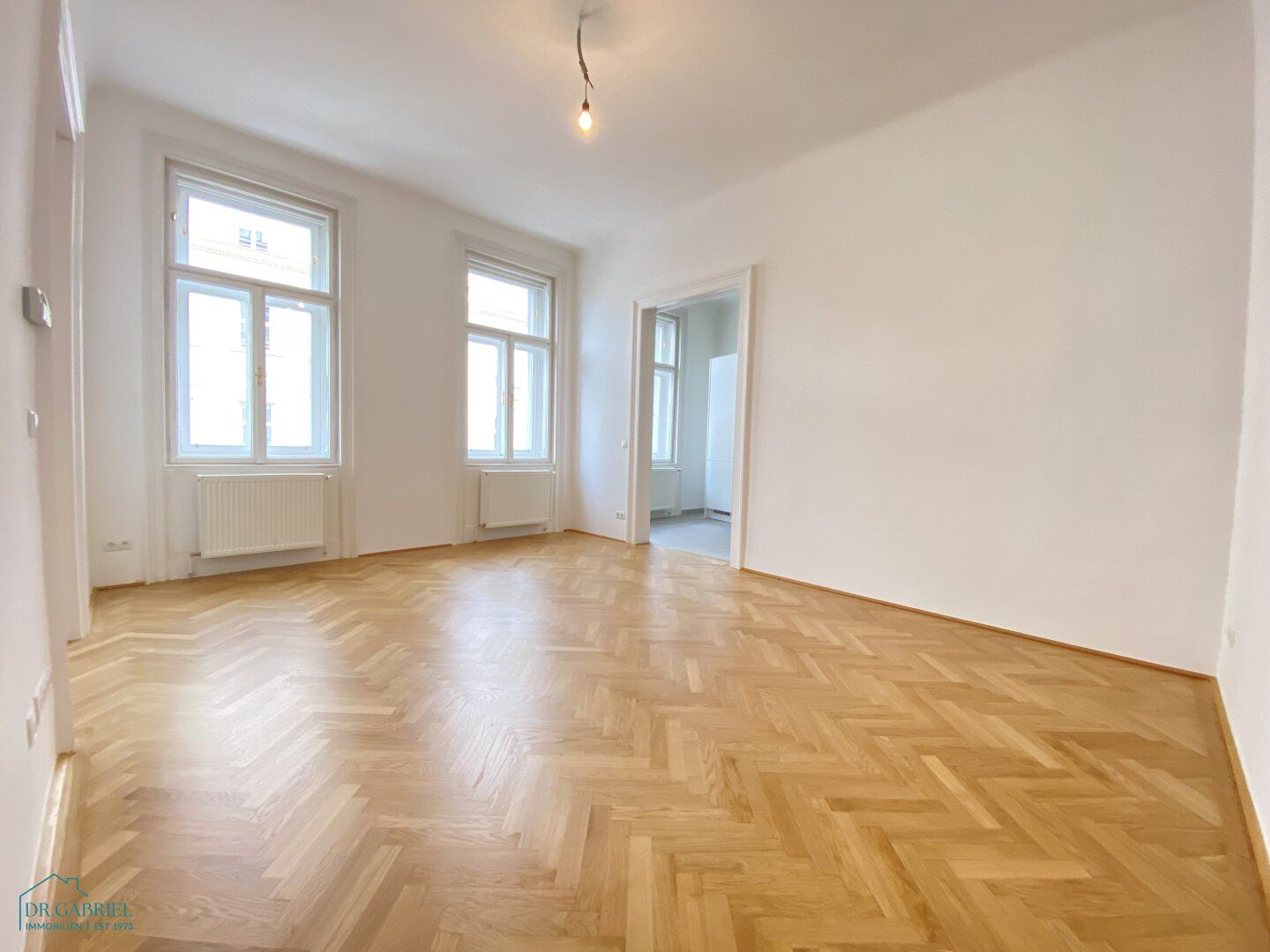 HELLE ALTBAUMIETE - ERSTBEZUG - NÄHE PALAIS LIECHTENSTEIN - BEFRISTUNG: 3 JAHRE