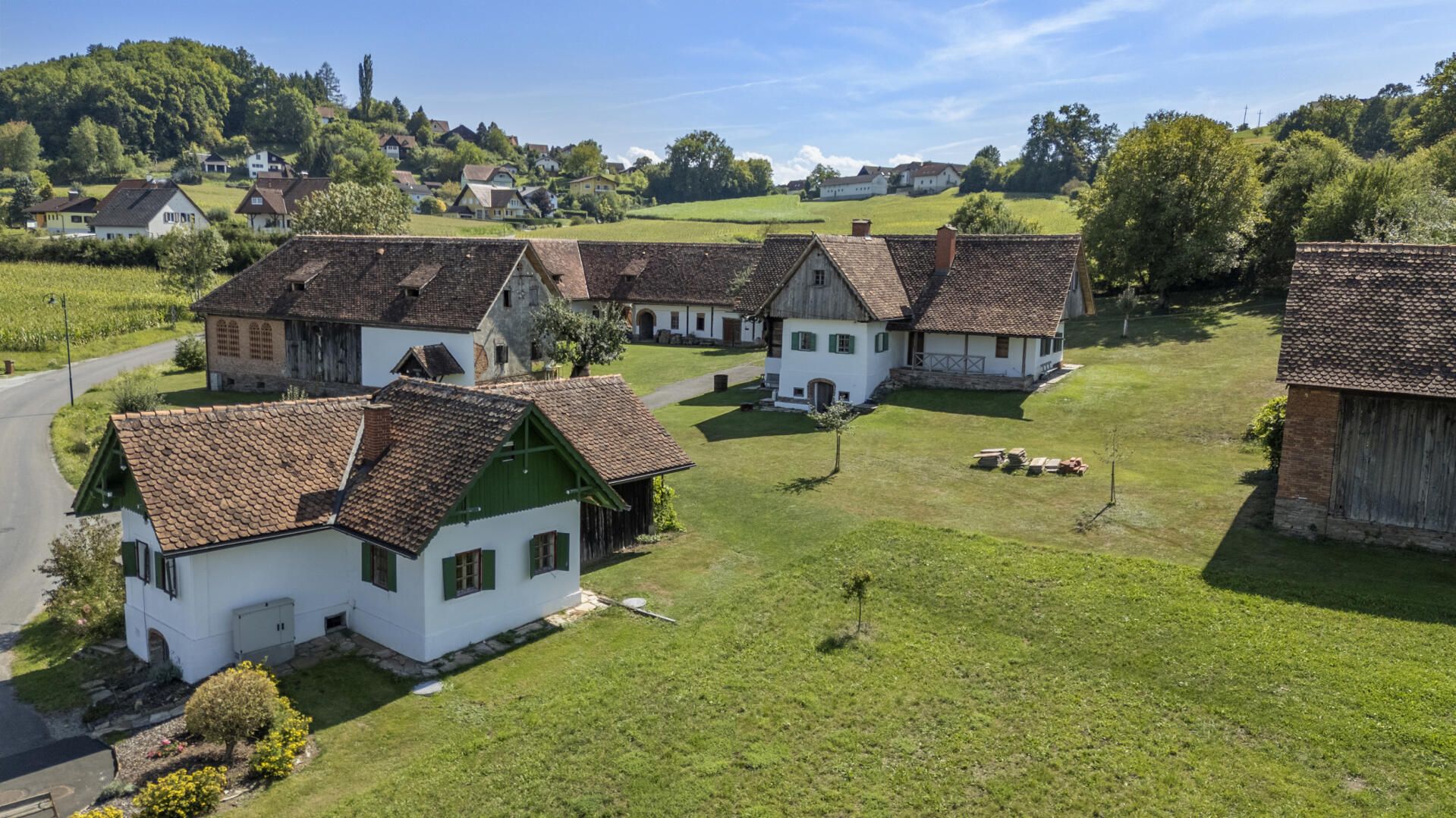Weststeiermark - Historisches Juwel - Dreikanthof aus dem 18. Jahrhundert mit Potential | Western Styria - Historical jewel - 18th-century three-sided farmstead with potential