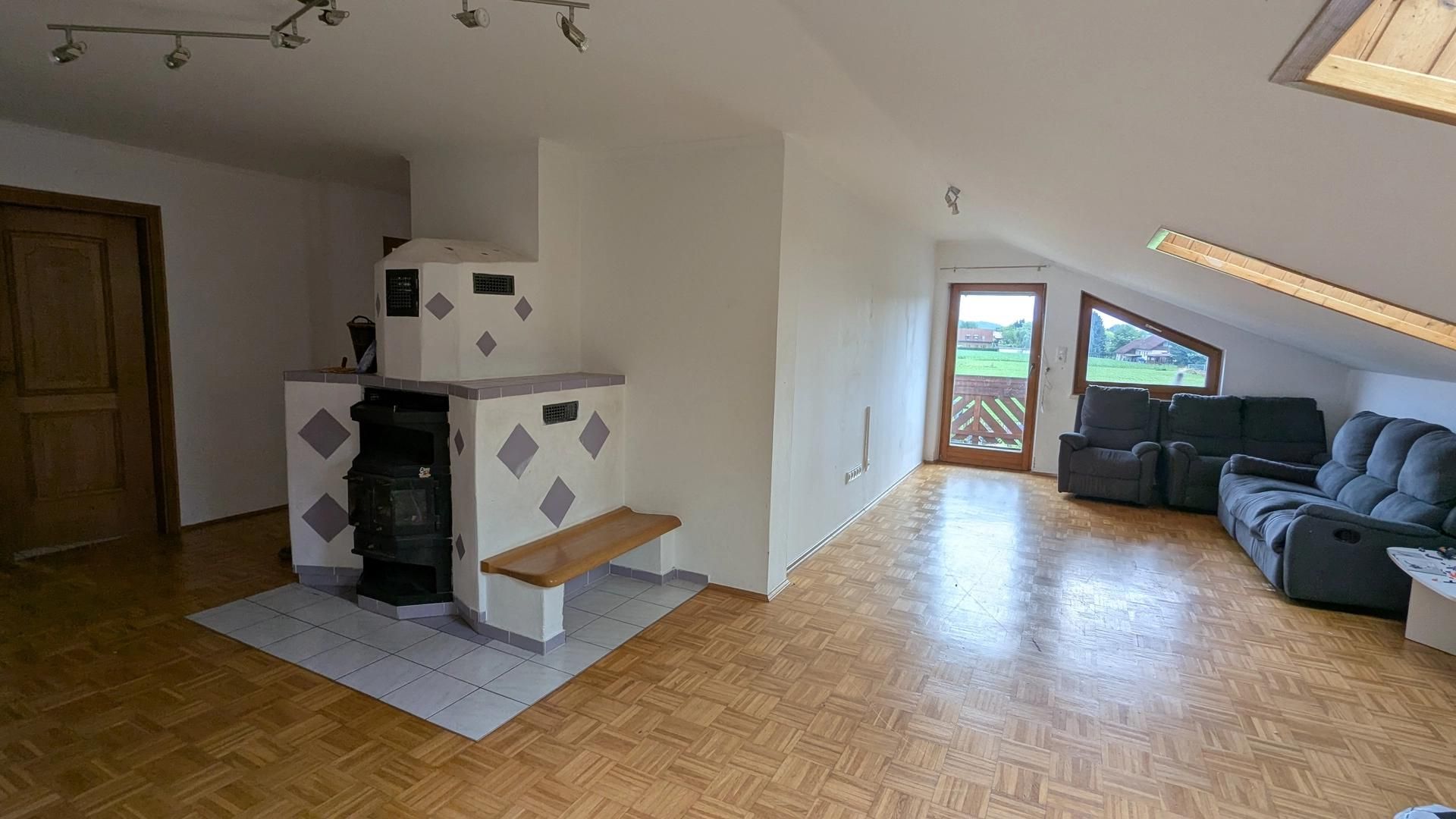 Geräumige 5-Zimmer-Wohnung mit Balkon und Parkplätzen (Provisionsfrei)
