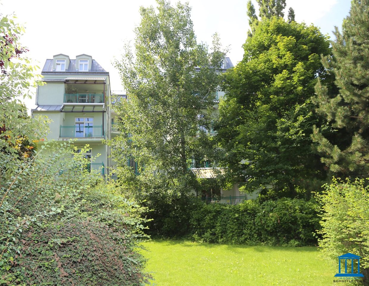 Maisonette mit Balkon & direktem Blick in den Stadtpark - inklusive einem Tiefgaragenparkplatz