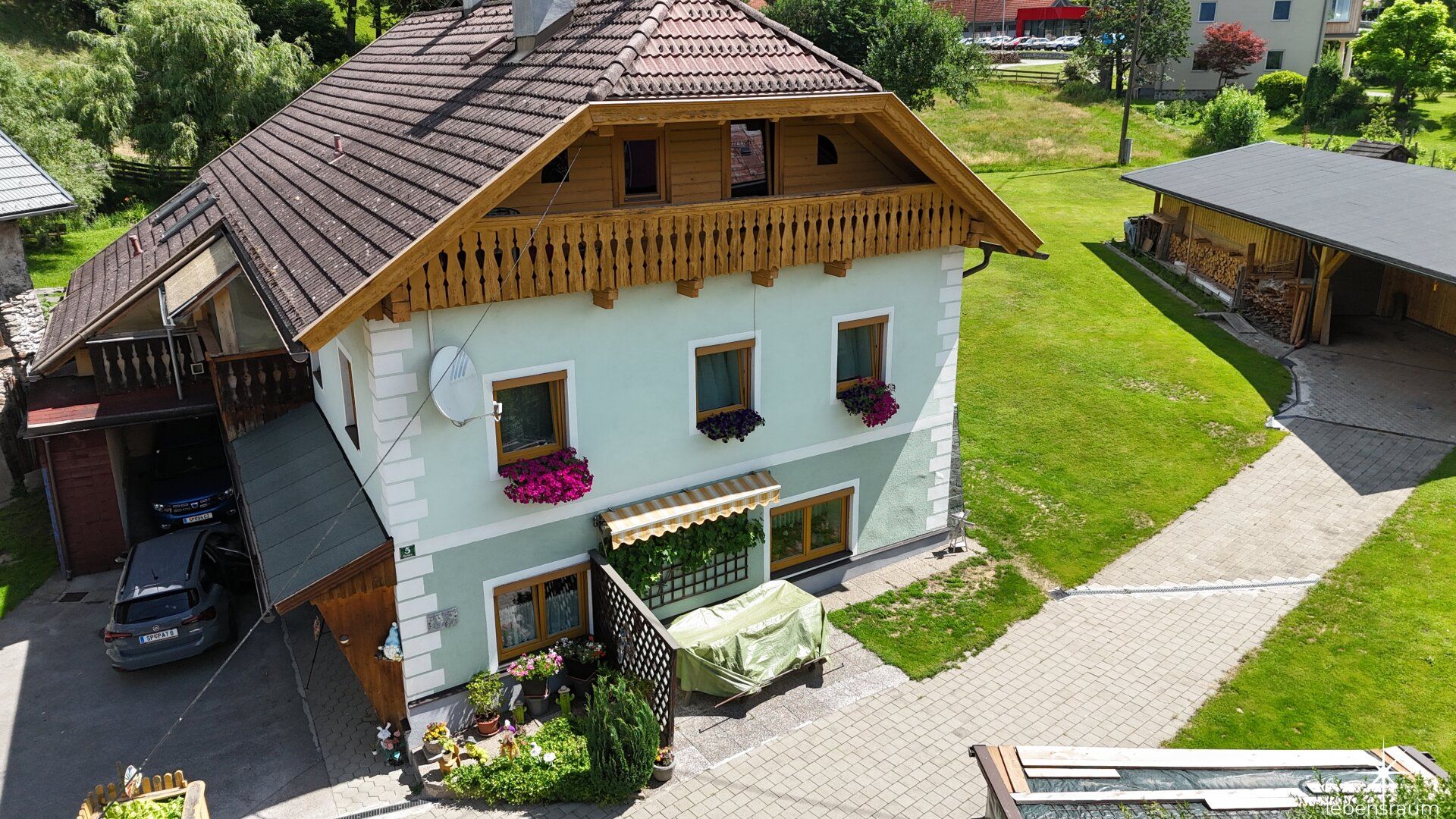 Hus, 300 m², grund 3093 m²