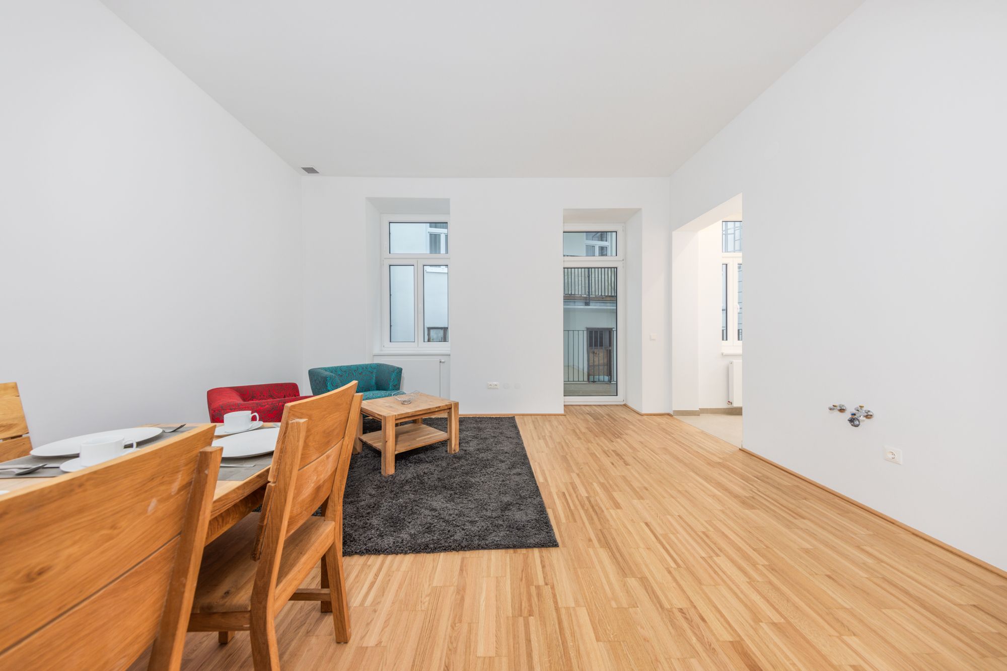 3 Zimmer Wohnung mit Balkon - WG tauglich