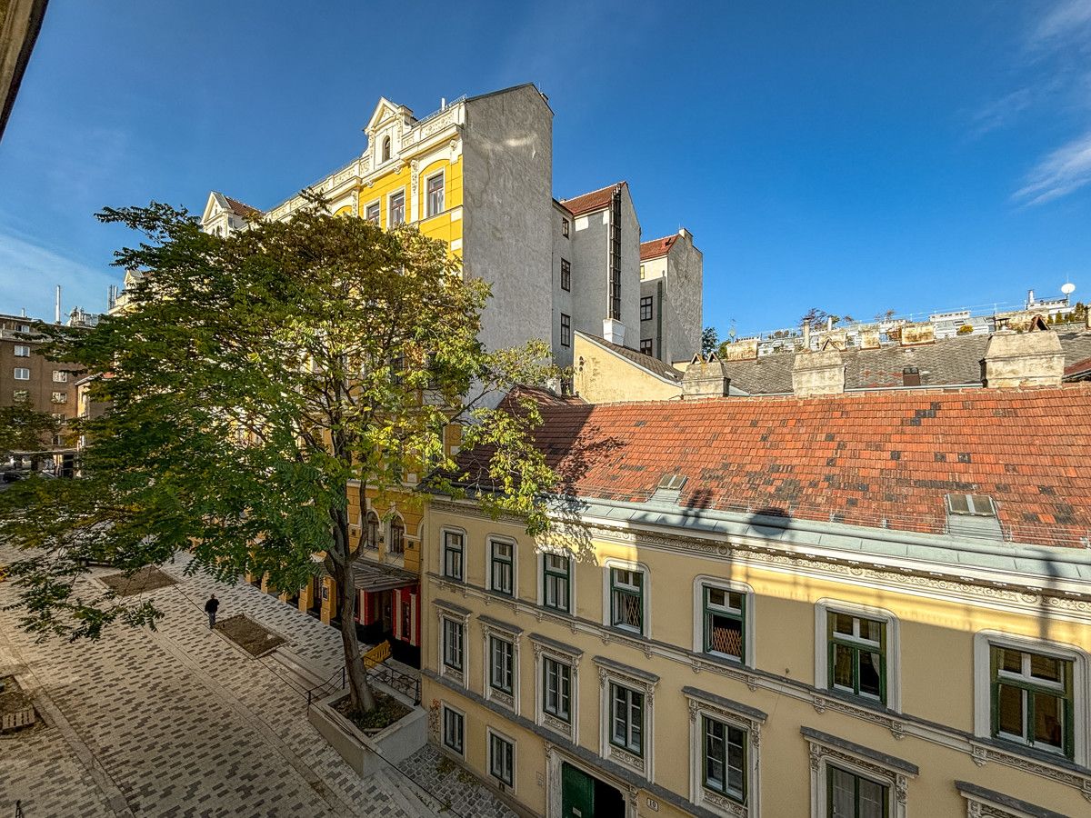 Zentrale Altbauwohnung in Biedermeierhaus nahe Rathaus und Parlament