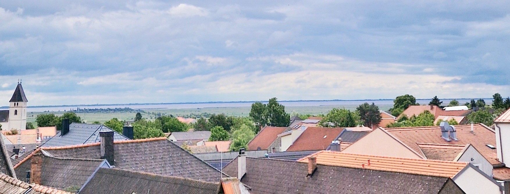 EINZIGARTIGE ARCHITEKTEN-WOHNUNG in Breitenbrunn mit BLICK AUF DEN NEUSIEDLER SEE.