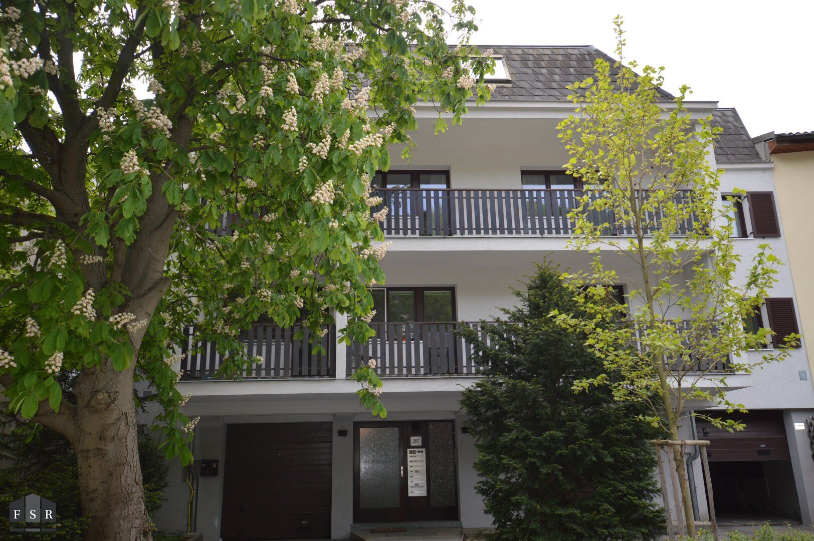 IndoorPool + Sauna, Garage - Erstbezug nach Generalsanierung - perfekter Grundriss, 4 Zimmer GARTENwohnung, 2x Loggia