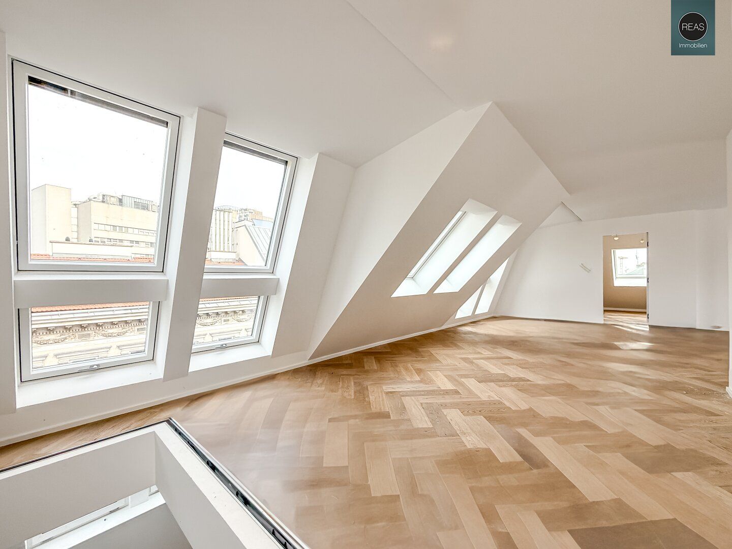 Elevate 1090 - Erstbezug: Luxus Dachgeschoss - Maisonette Wohnung (klimatisiert) mit großer Dachterrasse nahe U6 Alser Straße, AKH!