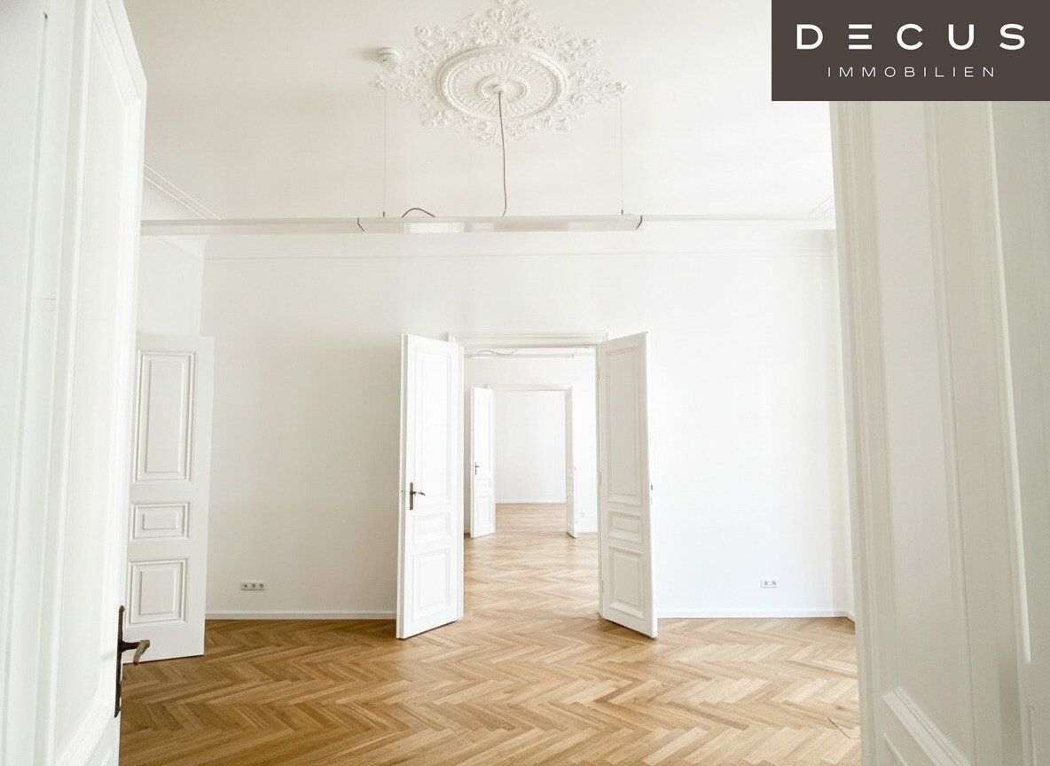 | Herrlich saniertes ALTBAUBÜRO mit kleinem Balkon | GEKÜHLT | Nähe STUBENRING - Mehr