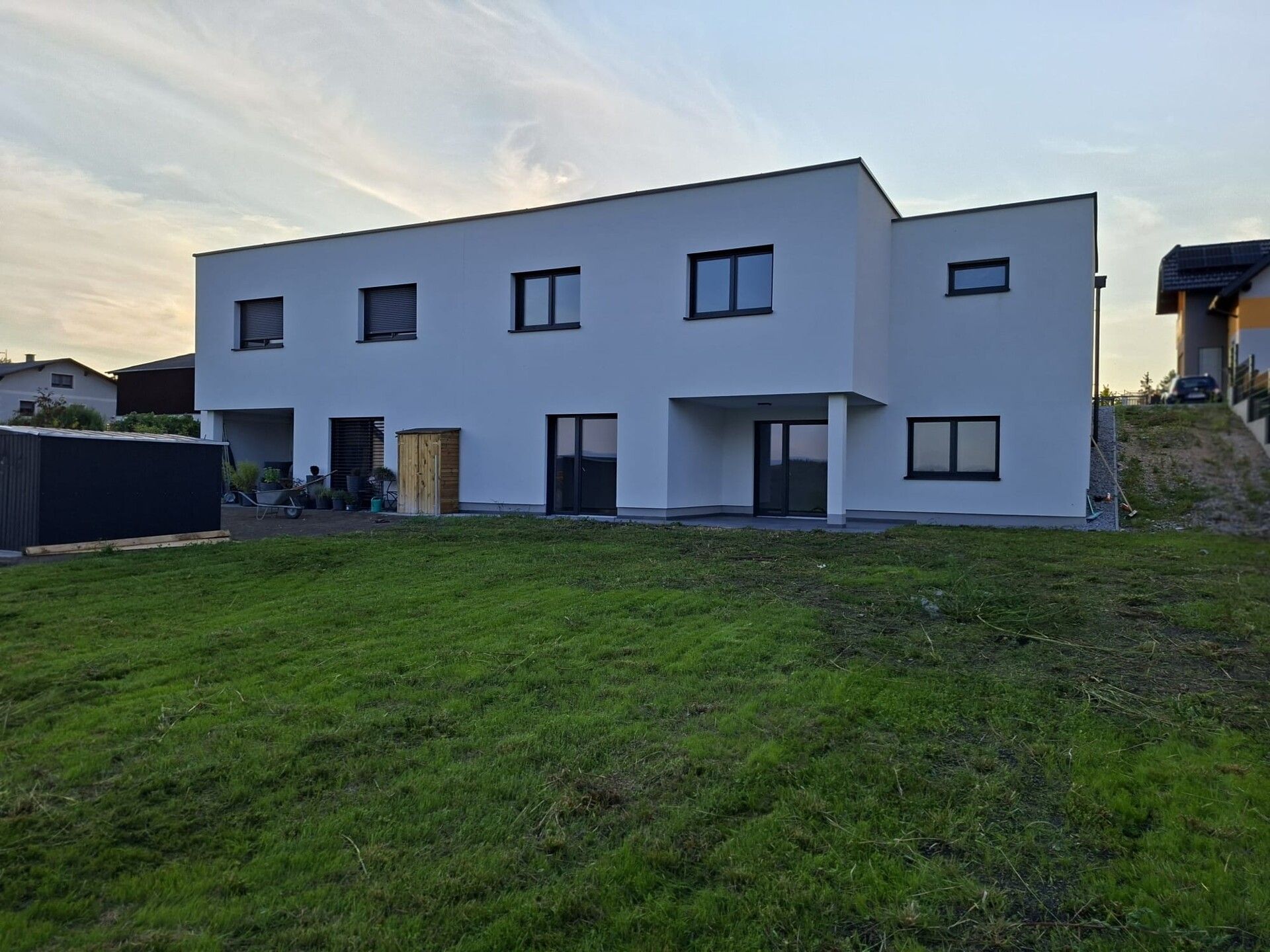 Schlüsselfertig: Doppelhaushälfte mit Garage und atemberaubender Aussicht - Haus 2