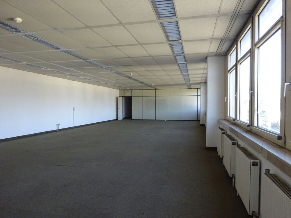 Großzügige, lichtdurchflutete Bürofläche in zentraler und frequentierter Lage im Grazer Bezirk Puntigam - Provisionsfrei! - Mehr