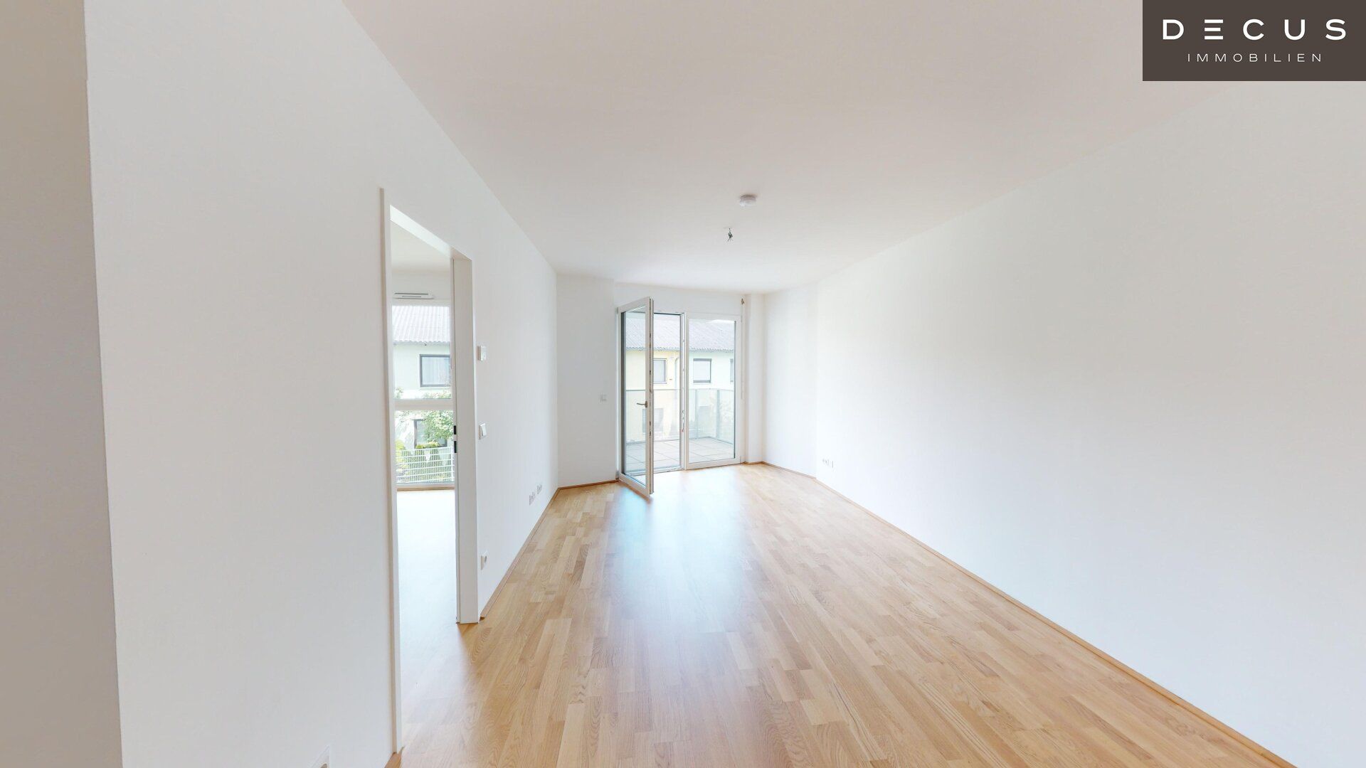 | 2 ZIMMER | 1. STOCK | BALKON | NEUBAU | RICHTUNG OSTEN | BEZIEHBAR AB MAI