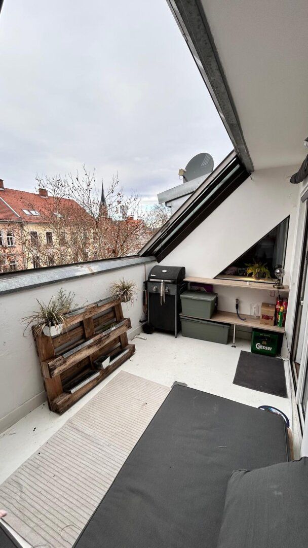 Graz-Leonhard: Lichtdurchflutete Dachgeschossperle in Graz - 2 Zimmer mit West-Dachterrasse, ideal für Singles, Pärchen und Anleger! Vermietet bis Ende 2028!