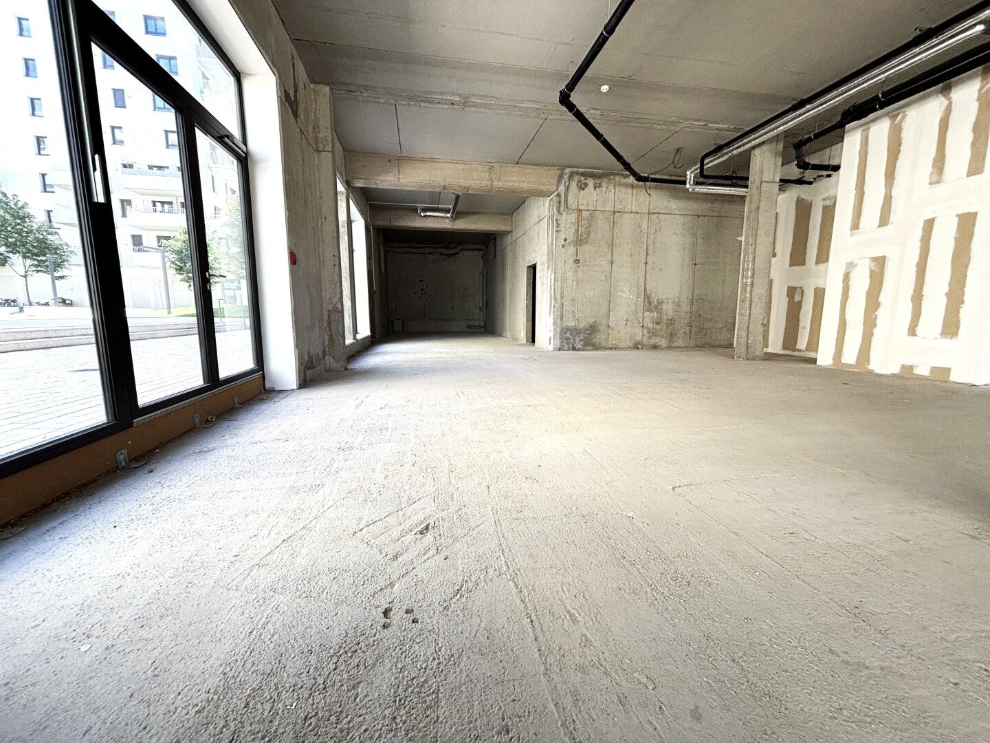 ## 130 m² TERRASSE - Ihr Geschäftslokal im Herzen des Nordbahnviertels - BELAGSFERTIG ## - Ansicht 4