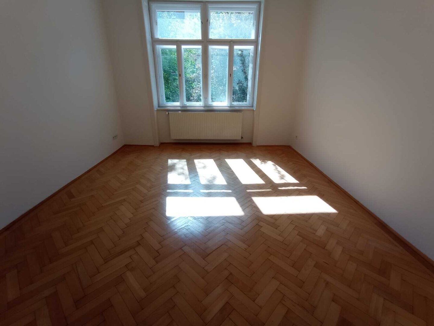 Grünruhelage ! wunderschöne Stilaltbauwohnung - Nähe U1 Vorgartenstraße