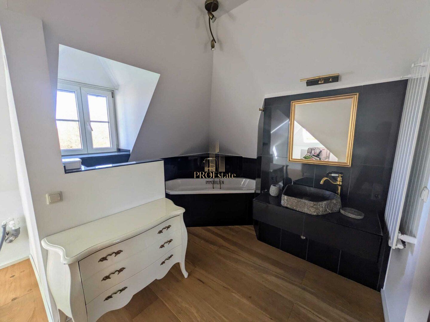 Attraktives Zinshaus oder eigenes Restaurant mit Dachterrassenwohnung in Steyr - Nutzen Sie diese Gelegenheit! - Ansicht 3