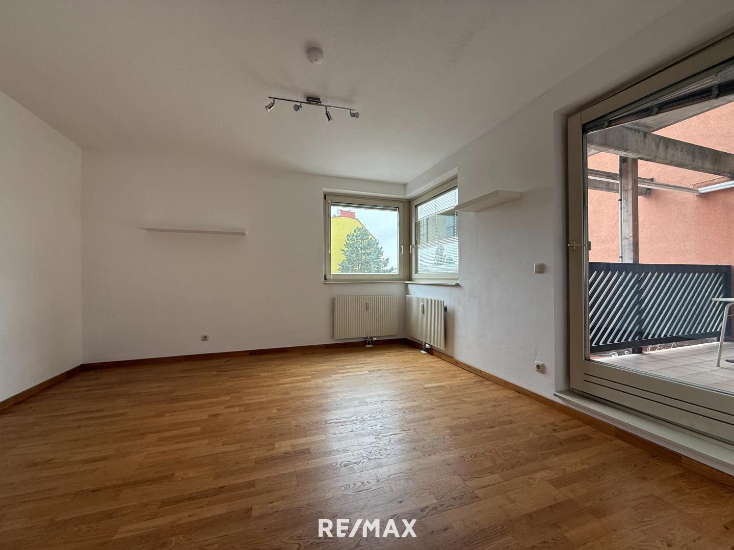 Wohnen an der oberen Alten Donau! 2,5-Zimmer-Wohnung mit Loggia & Balkon - auch als WG geeignet