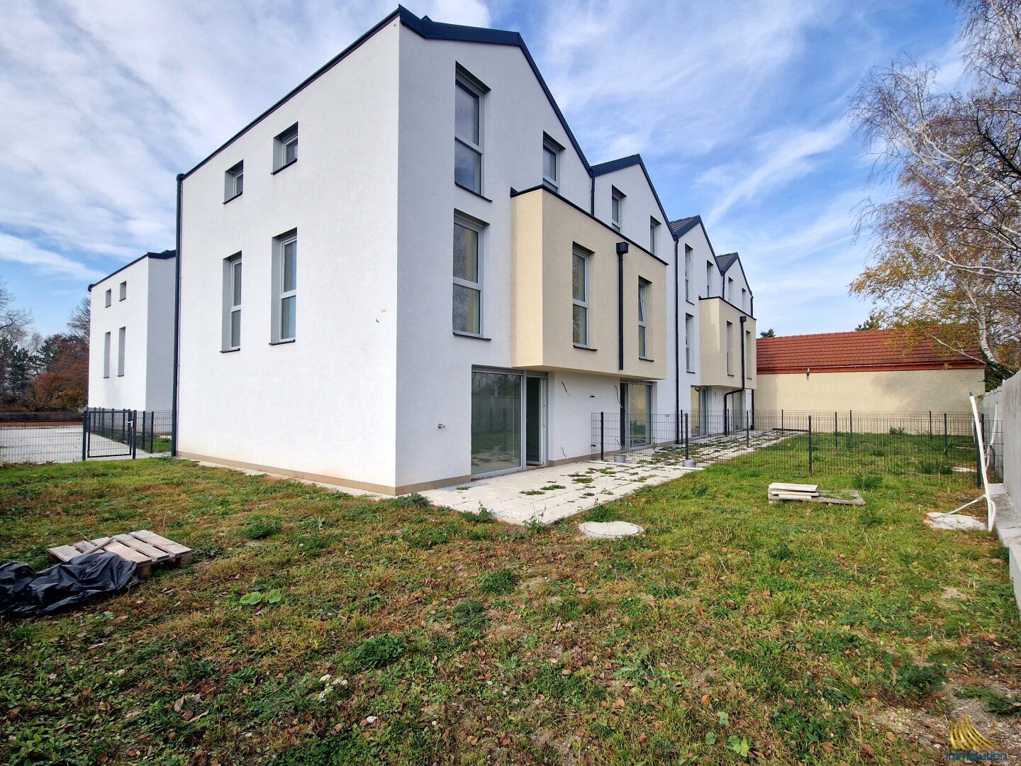 Exklusive Neubau-Reihenhäuser - Modern, energieeffizient, Keller & sofort verfügbar