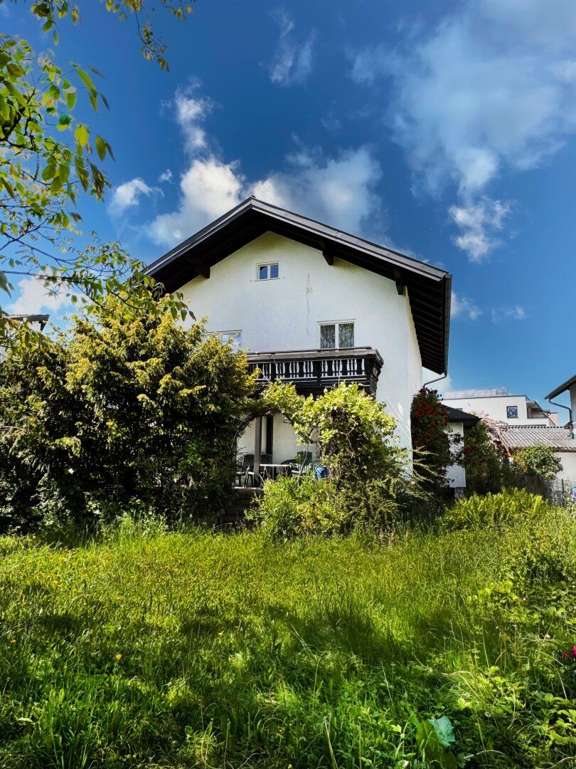 Gartenparadies: Sanierungsbedürftiges Einfamilienhaus mit großem Garten in angenehmer Wohnlage Rif bei Hallein