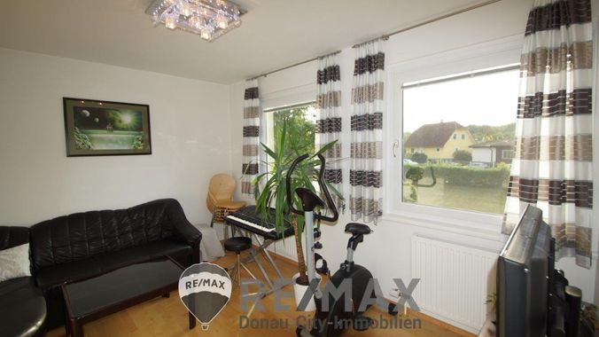 Zimmer mit 2 Westfenstern