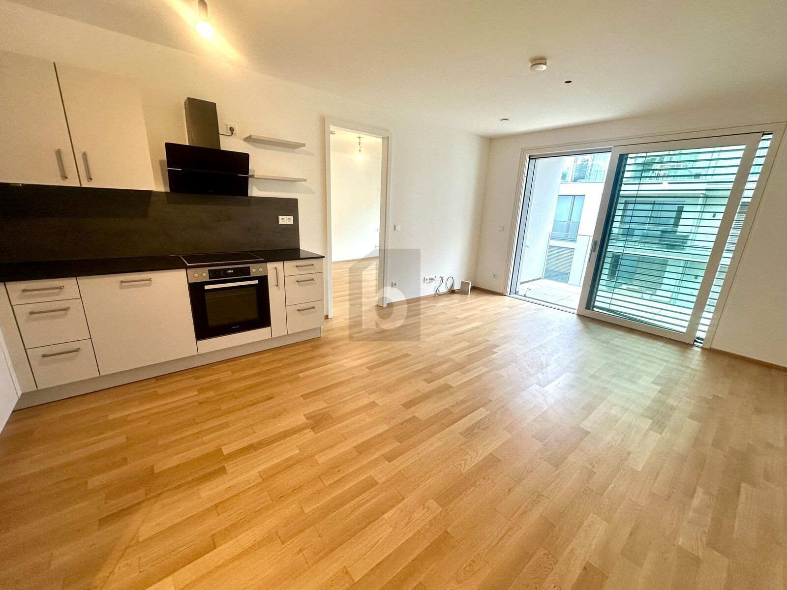 MODERNER WOHNTRAUM MIT LOGGIA