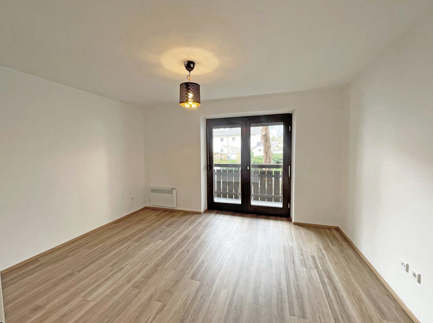 Anif/ Niederalm - Neuwertige Garconniere mit Loggia