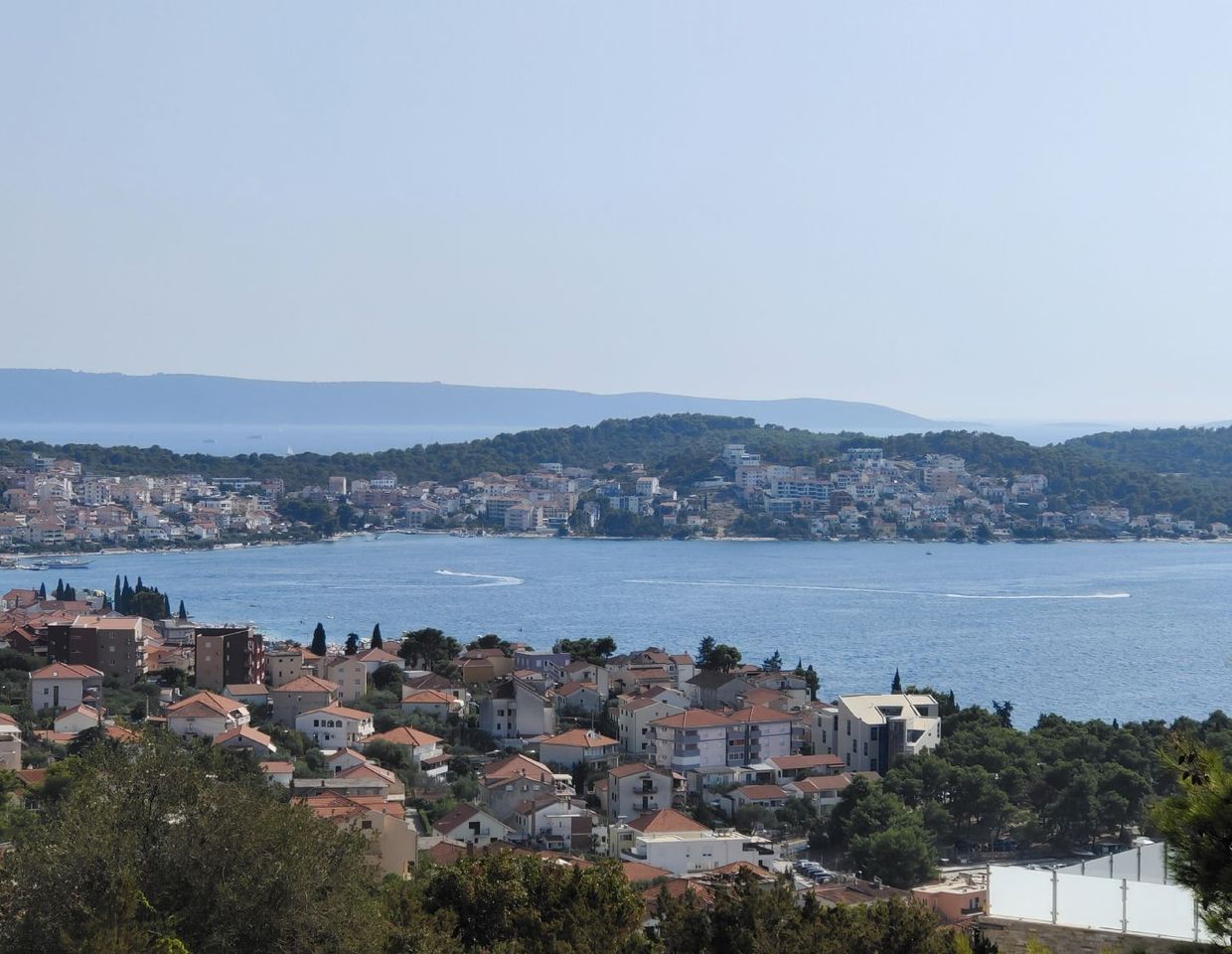 TROGIR - 3 Zimmerwohnung mit Pool und phänomenalen Meerblick