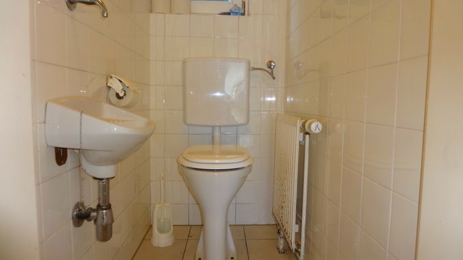 11 WC