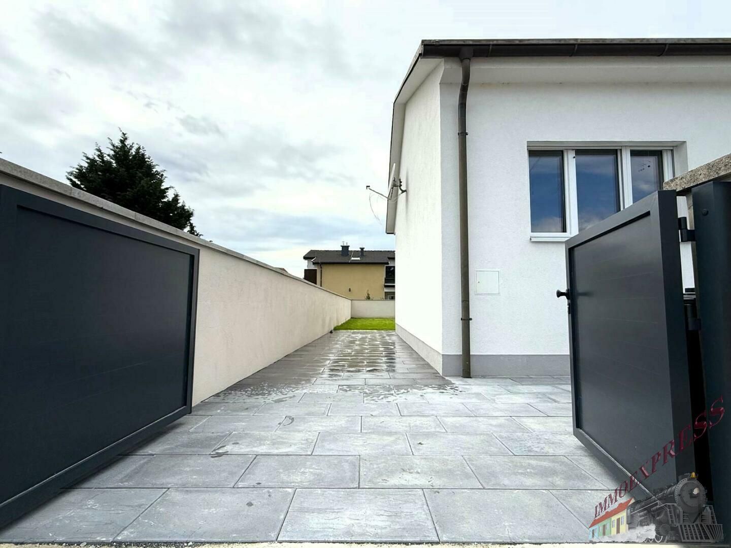 FAMILIENTRAUMHAUS neben Neufelder See!!