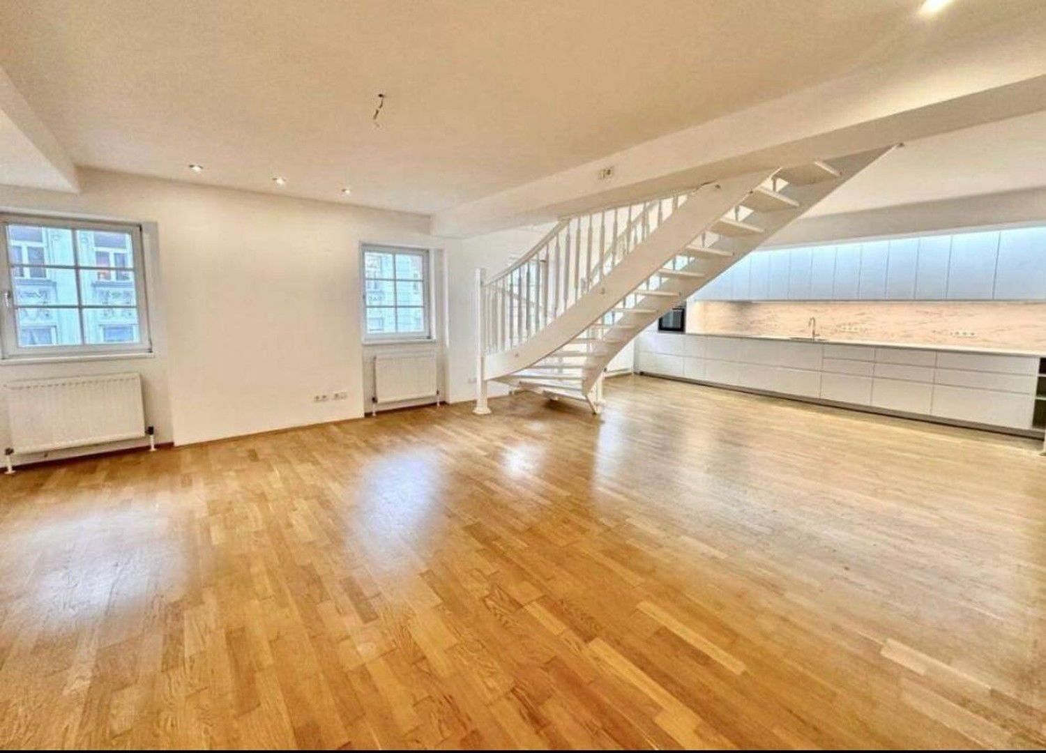 Exklusive Dachgeschosswohnung - PROVISIONSFREI !!