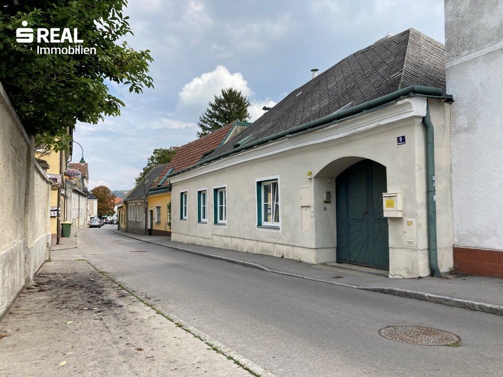 Winzerhaus mit Stiftsblick mitten in Klosterneuburg: 6 Zimmer, 134,61m² + Innenhof, Lagerräume und Garage!