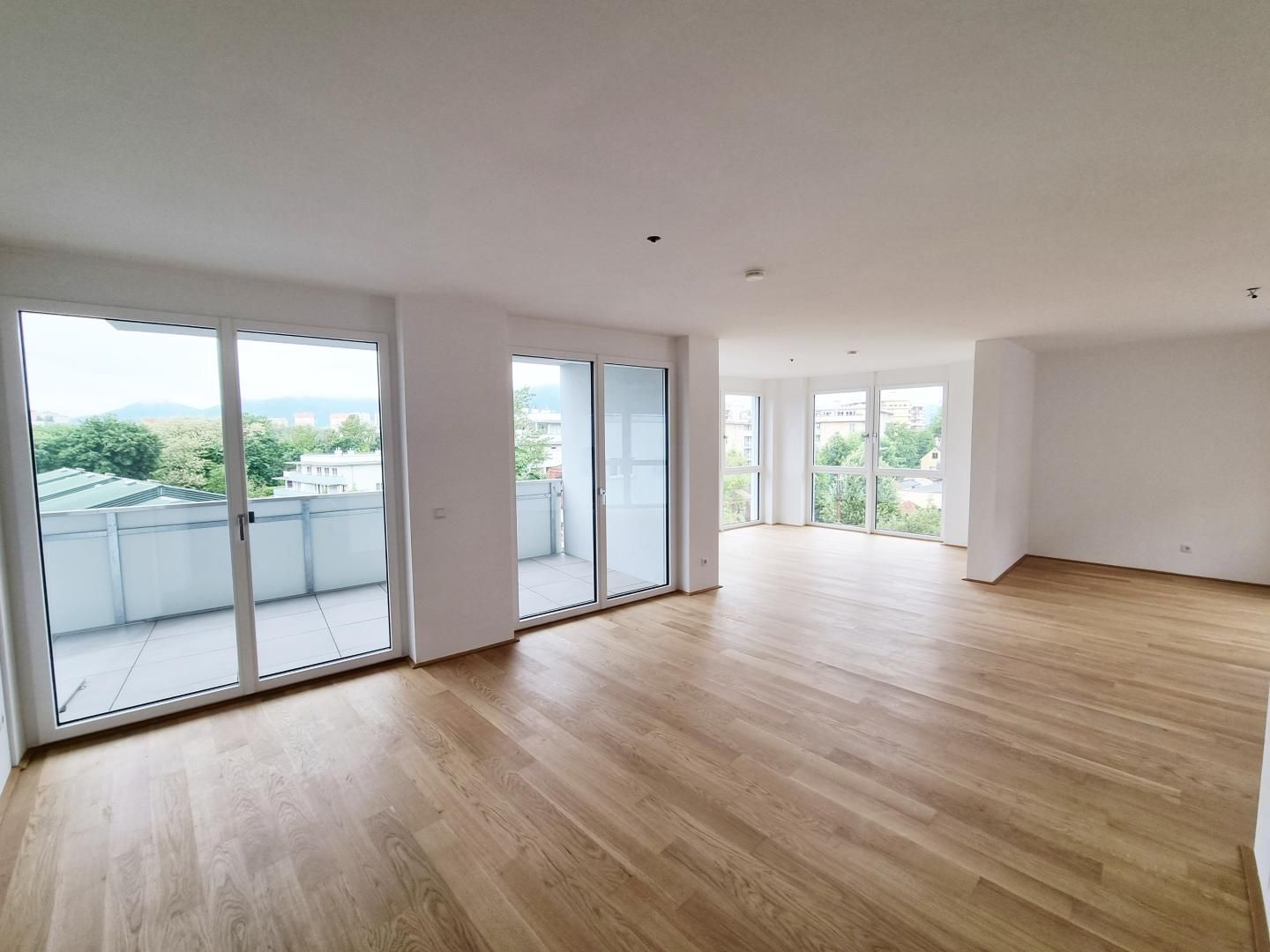Bezugsfertige 5-Zimmer-Wohnung in Top-Lage in Graz Geidorf! Unverbaubarer Blick Richtung Mur!