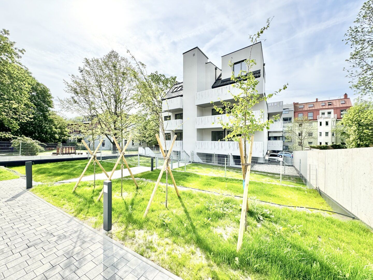 DACHTRAUM - ERSTBEZUG mit großer TERRASSE + GARTEN + GARAGE in 1140 WIEN - Més