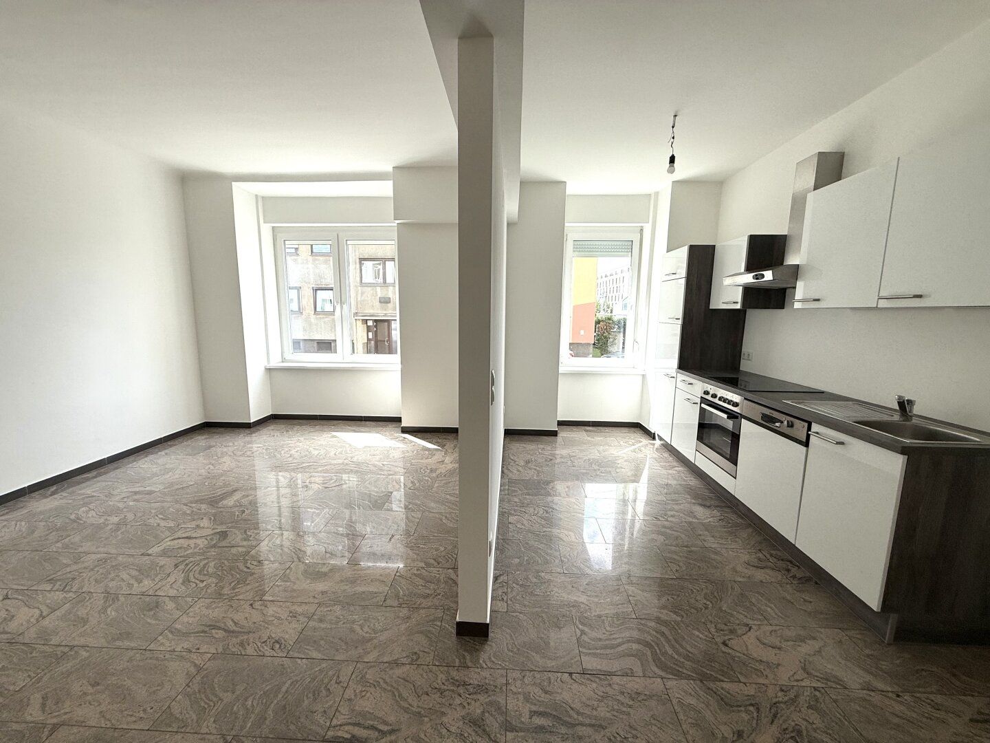 Erstbezug nach Sanierung! Helle 1-Zimmer Wohnung im Zentrum