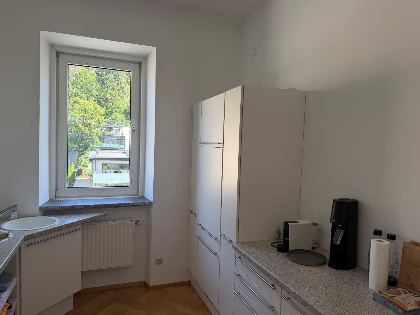 Salzburg Riedenburg: Firmensitz mit repräsentativer Adresse: ca. 55 qm, 2 Büroräume plus Balkon , Parkplatz im Innenhof inkludiert - Ansicht 5