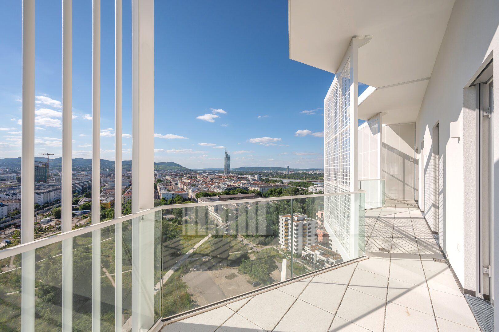 PENTHOUSE WOHNUNG mit 5 Zimmern inkl. PANORAMAPARKBLICK (T197)