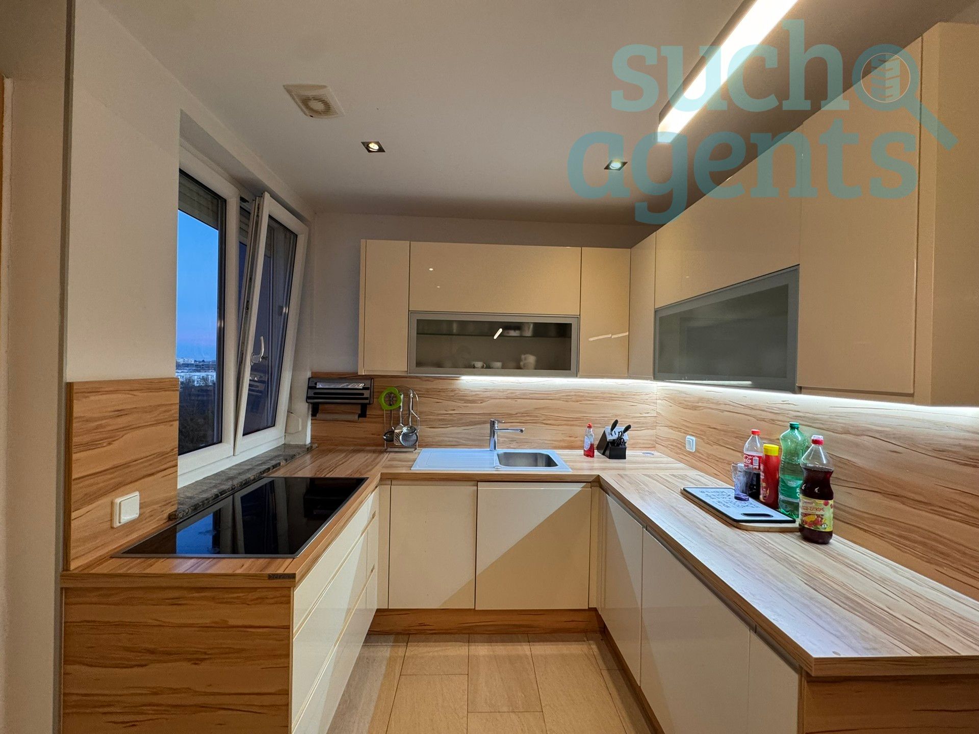 Helle und großzügige 4-Zimmer- Wohnung in top Lage