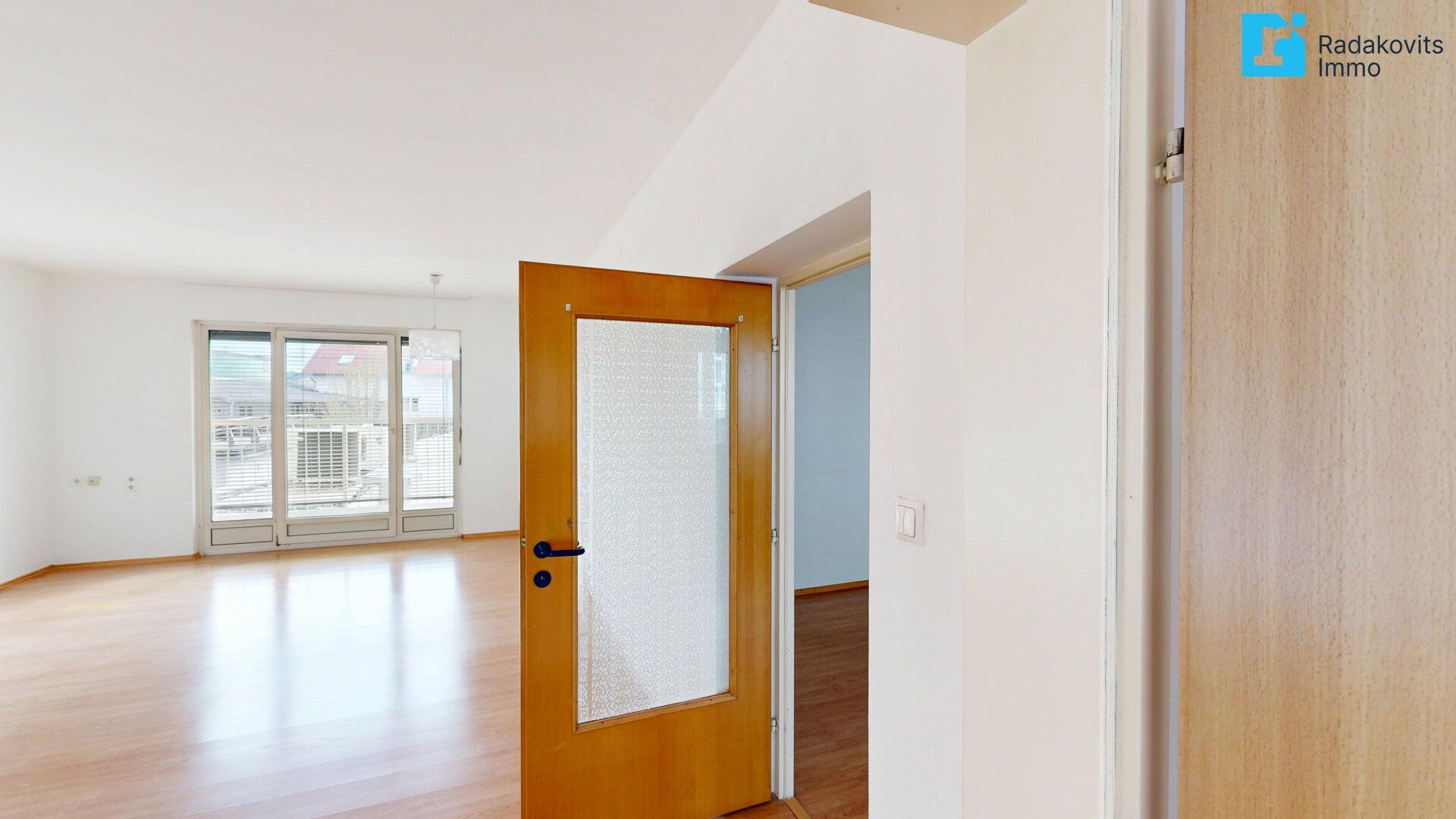 Helle Wohnung mit Wintergarten - gemütliches Wohnen in Toplage