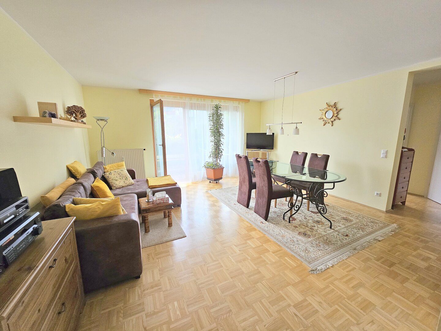 Wunderschöne, sonnendurchflutete 3-Zimmer-Wohnung am Stadtrand von Graz!