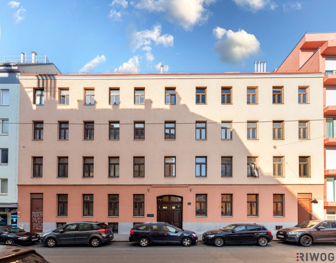 Sanierungsbedürftige Altbauwohnung | Letztes Regelgeschoss | Nähe Matzleinsdorfer Platz (S-Bahn-Station und künftig U2-Station)