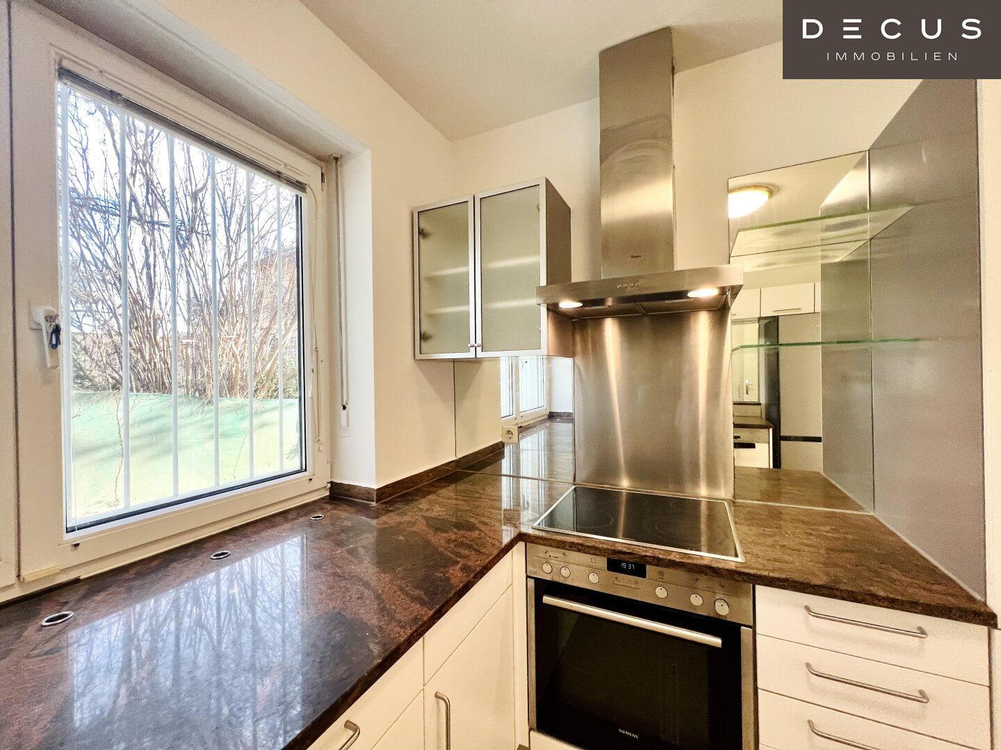 SOMMERTRAUM | IDYLLISCHE FAMILIENWOHNUNG NAHE DER WEINBERGE | MIT EINLIEGERWOHNUNG | CA. 400 m2 GARTEN | GARAGE IM HAUS
