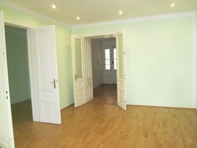 Teilrenovierte Altbau-Wohnung zwischen Rochusmarkt und Donaukanal - befristet!