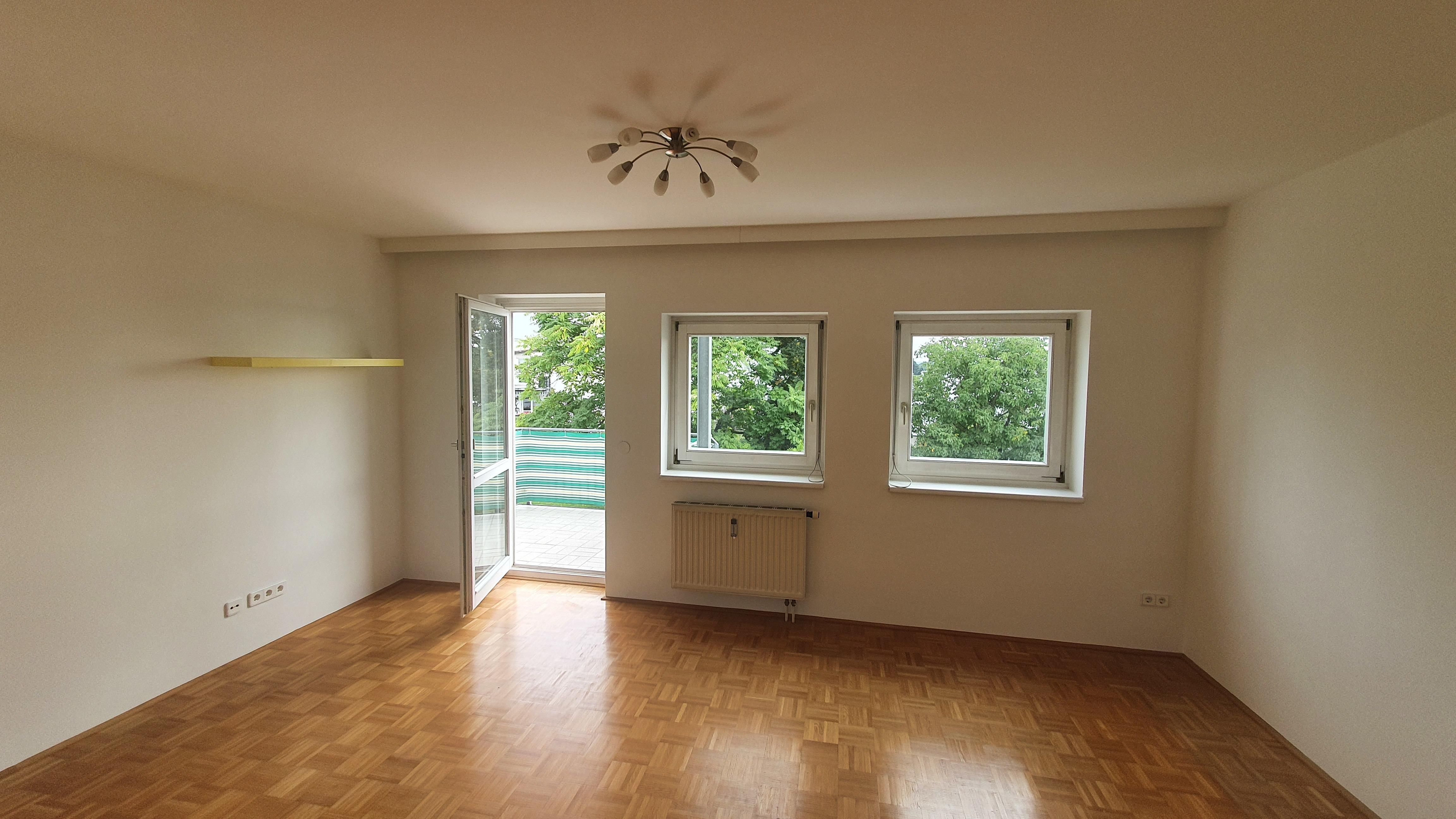 Moderne Neubauwohnung mit Balkon im 2. Stock