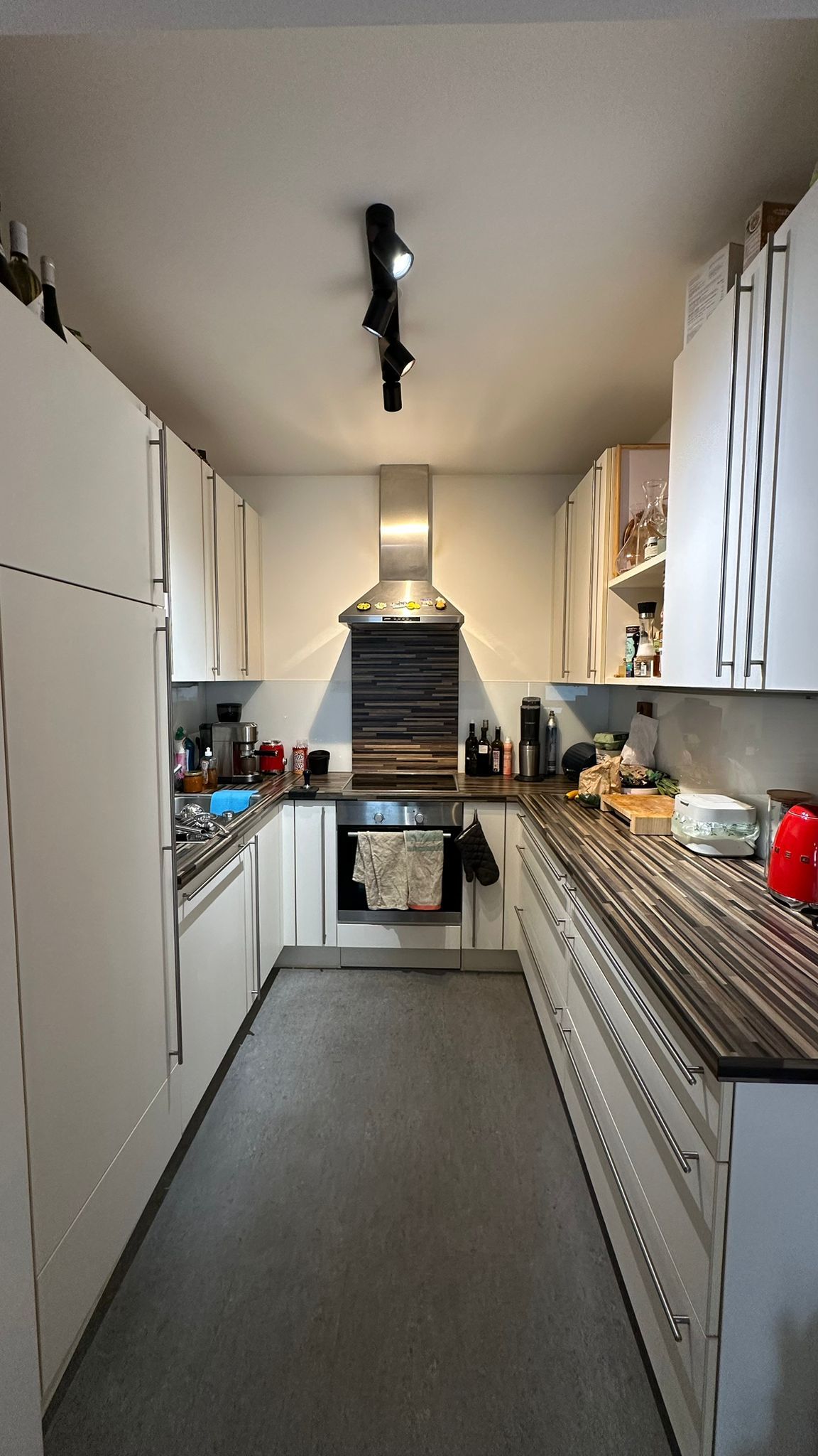 Modernes Wohngefühl in Top-Lage nahe der TU Inffeldgasse - 2-Zimmerwohnung mit Balkon und Carport