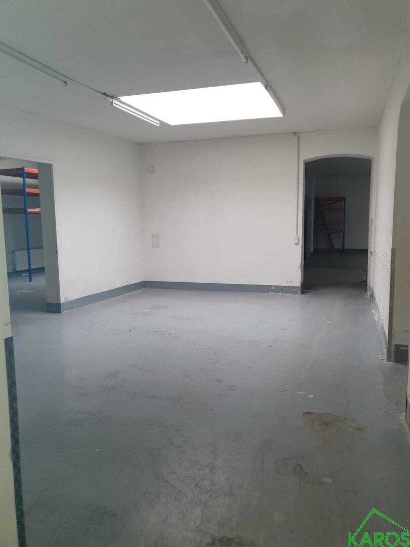 Große Lagerflächen 1.258 m² in Hetzendorf mit 14 Stellplätzen - jetzt mieten! - Ansicht 2