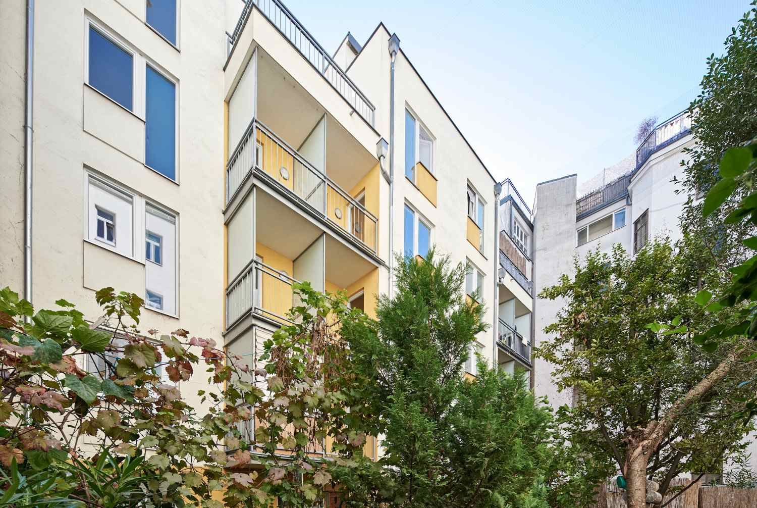 Unbefristet vermietete, moderne Altbaugarconniere in der Hollergasse