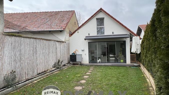 26. Hausansicht vom Garten