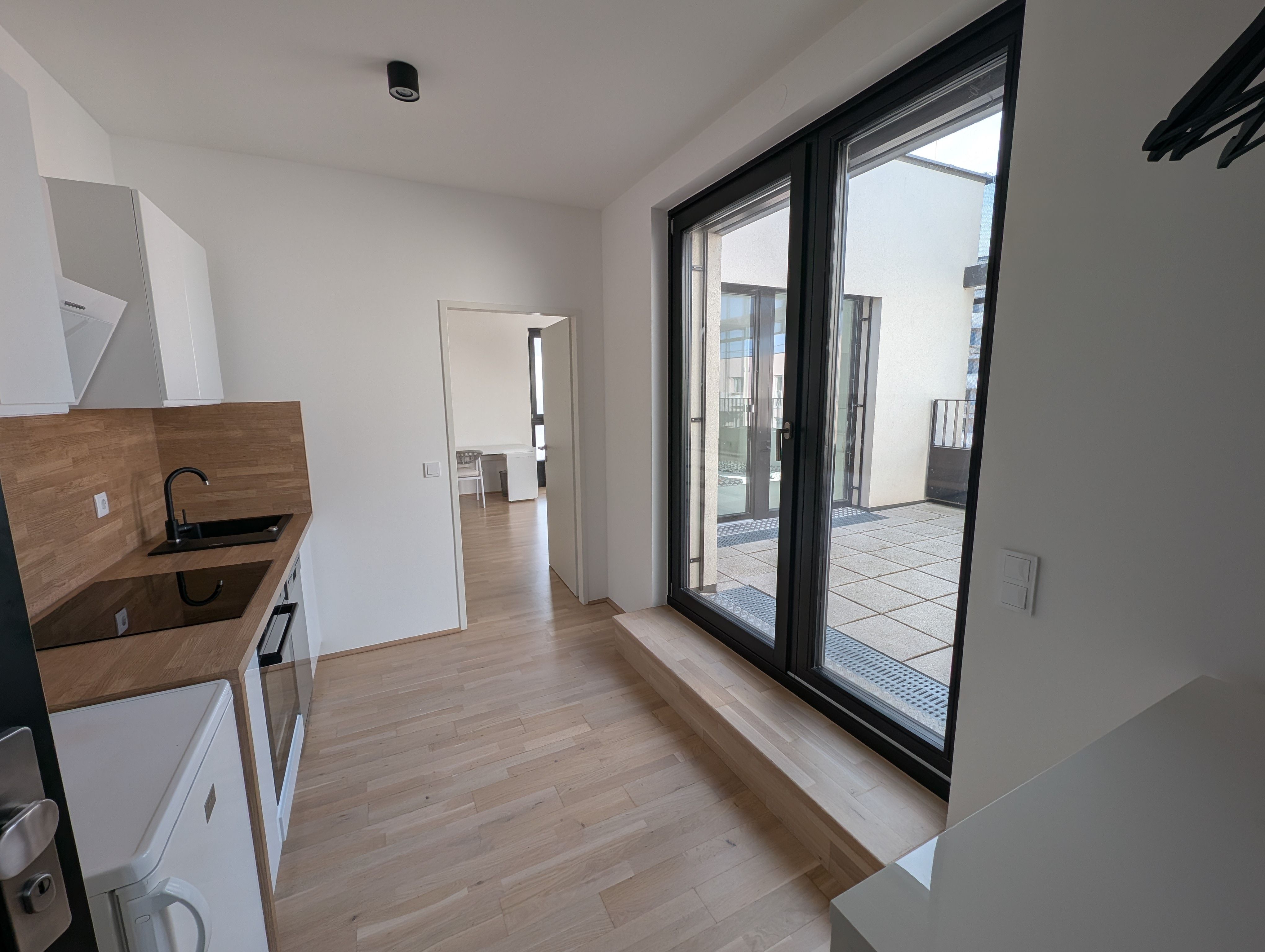 Möblierte und klimatisierte Dachgeschoßwohnung mit Terrasse am Wienerberg